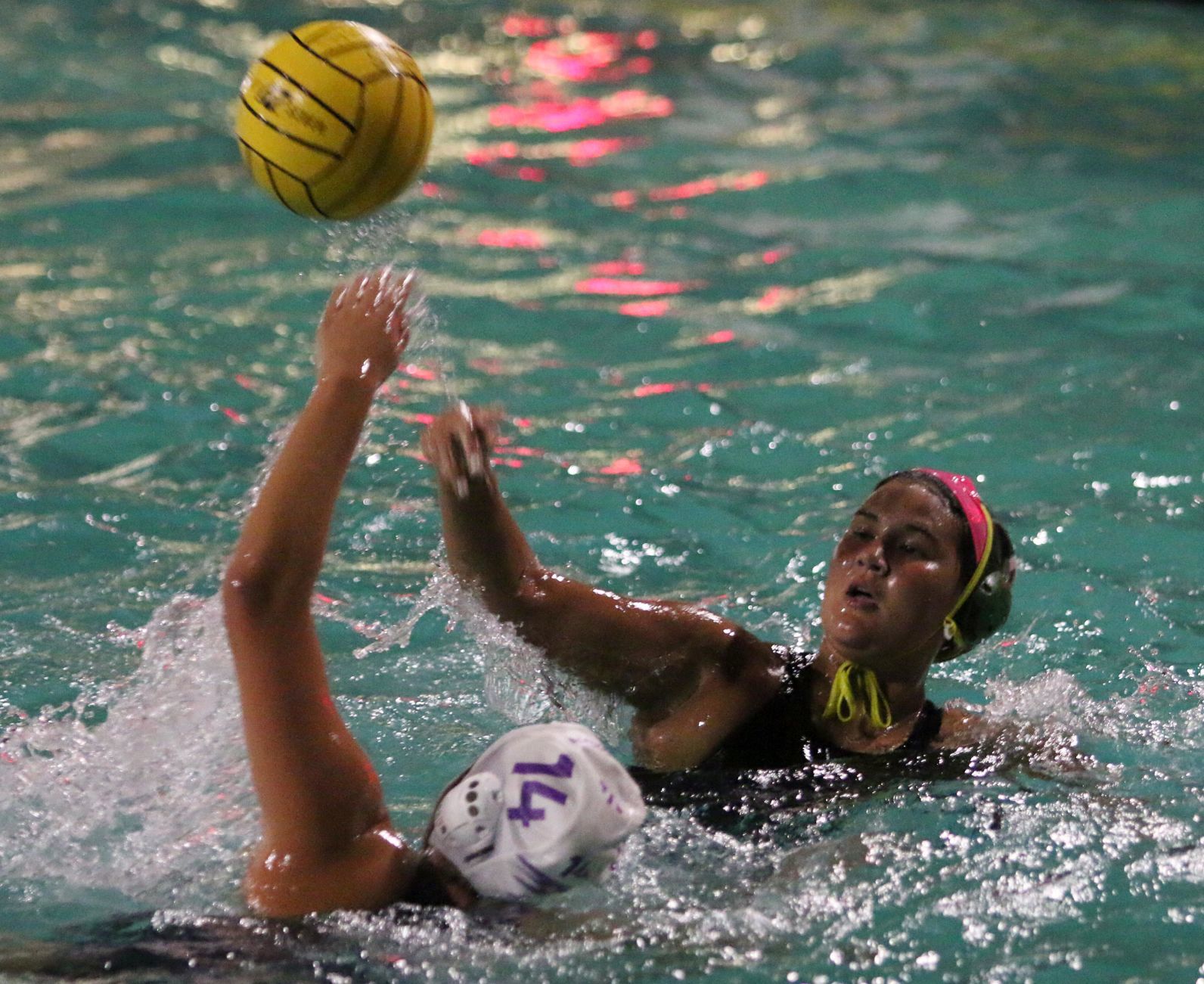 Golden Bears start slow, pull away against Hawks